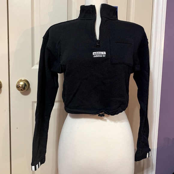 ADIDAS CROPPED SWEATER 1/4 ZIP BLACK & WHITE NEVER WORN - Picture 1 of 3
